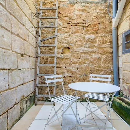 Charming House In Close To Ferries *