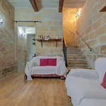 Tatil Evi Charming House In Close To Ferries