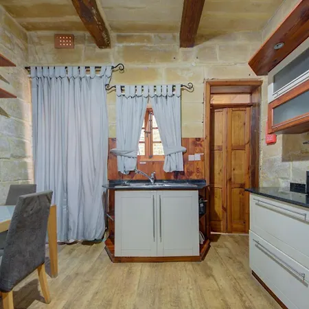 Charming House In Close To Ferries Holiday home