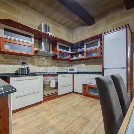 Holiday home Charming House In Close To Ferries *