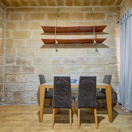 Holiday home Charming House In Close To Ferries *