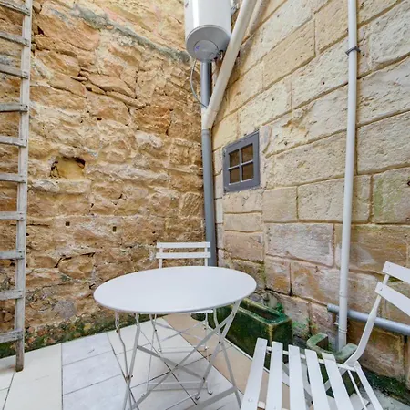 Σπίτι διακοπών Charming House In Close To Ferries Σλιέμα