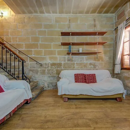 Charming House In Close To Ferries