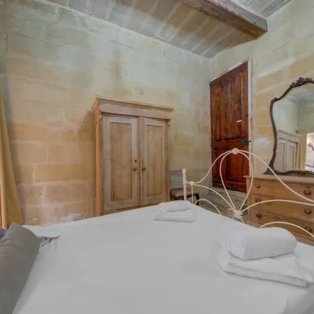 Σπίτι διακοπών Charming House In Close To Ferries *