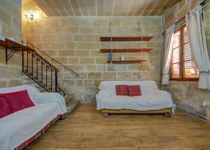 Charming House In Close To Ferries