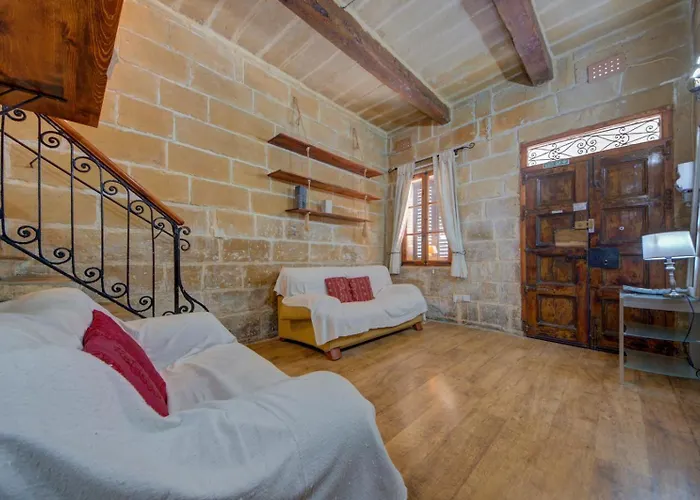 Charming House In Close To Ferries Holiday home