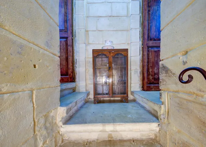 Charming House In Close To Ferries