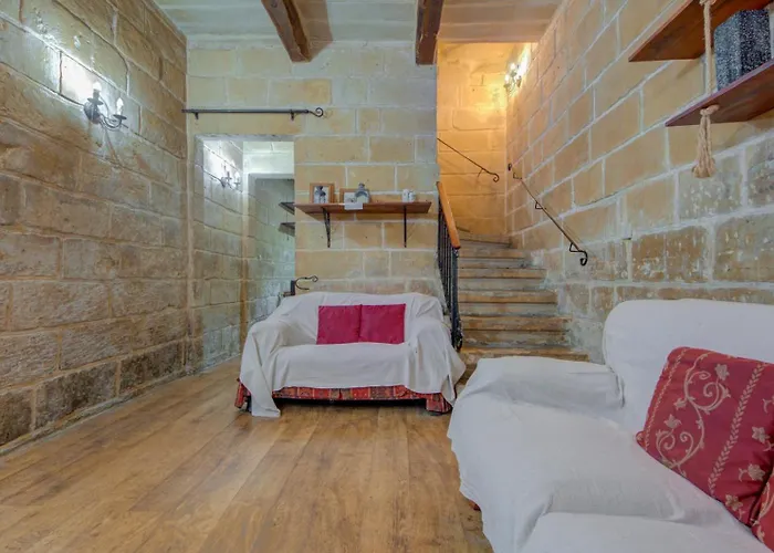 Holiday home Charming House In Close To Ferries