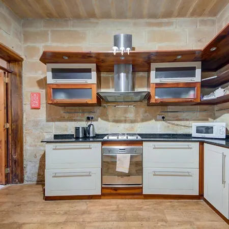 Charming House In Close To Ferries * 슬리에마